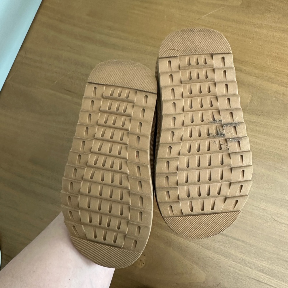 Dream Paris Fuzzy Boots 6T